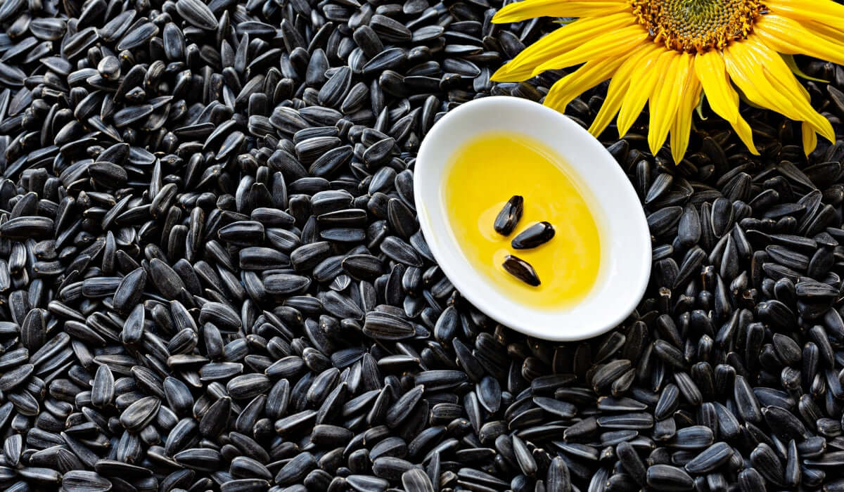 Mature skin enjoys Daily Care moisturizer that fights wrinkles from Makhzan UAE